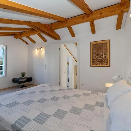 Abbalina بيتريتْشاني